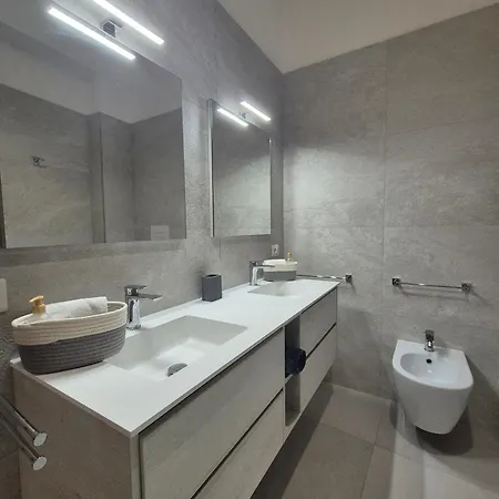 Bed and Breakfast Domus Nova - Luxury Πίτσο