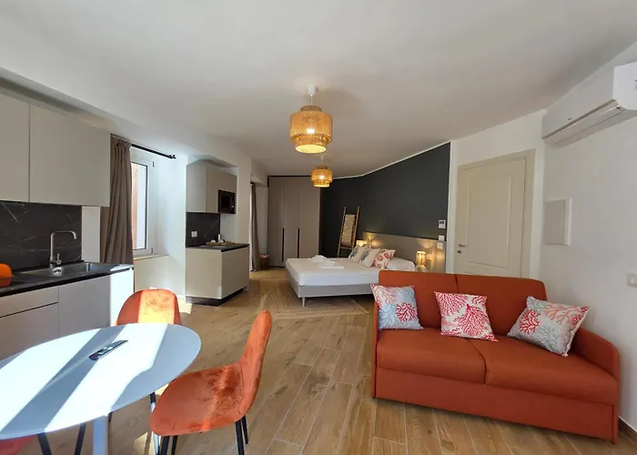 לינה וארוחת בוקר Domus Nova - Luxury 3*