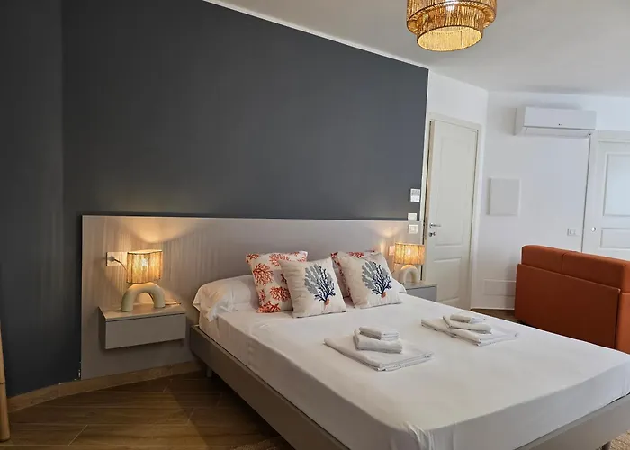 לינה וארוחת בוקר Domus Nova - Luxury פיצו